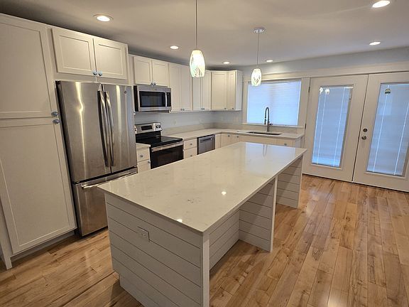 4th image of 21 Juniper St
