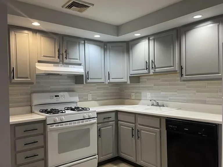 476 Highland Ave #1 — Photo 3