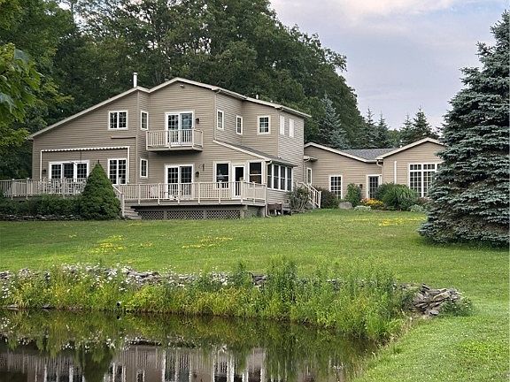 3rd image of 1298 Shaffer Rd