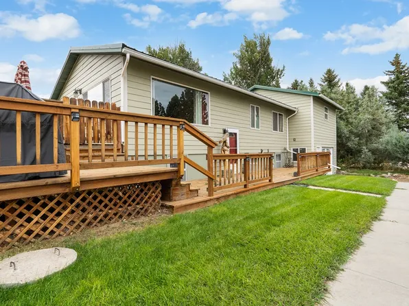 1324 Lane 10, Powell, WY 82435