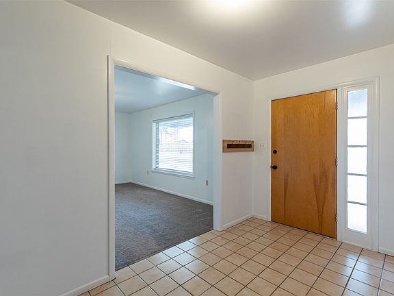 5th image of 163 Williams St
