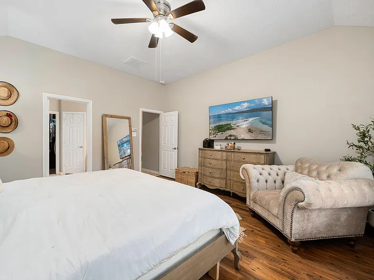 24647 Hampton Lakes Dr — Photo 17