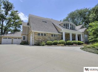 8807 Edgevale Pl, Omaha, NE 68114