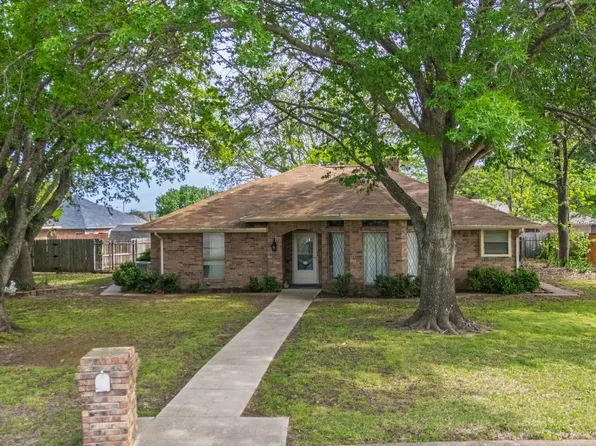 405 Laurel Dr, Greenville, TX 75402