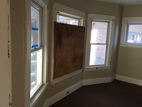 4th image of 13813 Castalia Ave