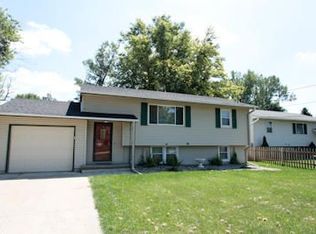 219 Wendover Dr, Council Bluffs, IA 51503