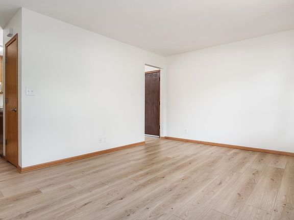 3rd image of 1609 Minns Dr