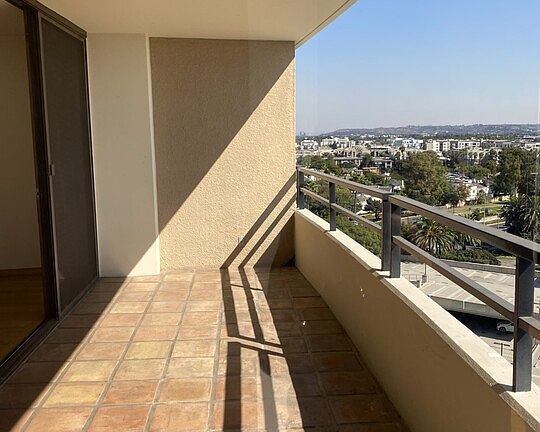 5th image of 4335 Marina City Dr