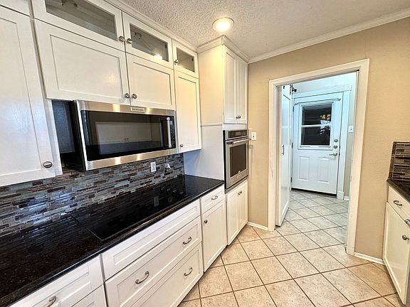 3rd image of 2221 Sylvan Dr