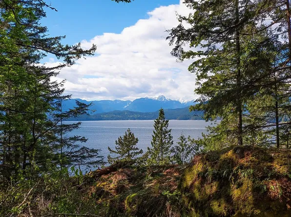 1750 Billington Rd, Bowen Island, BC V0N 1G2