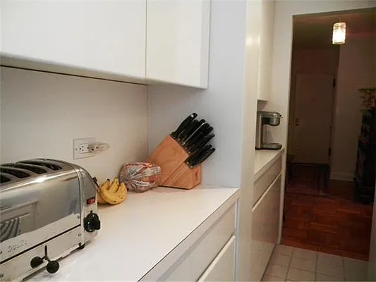 Rented by essential NEW YORK Real Estate | media 15