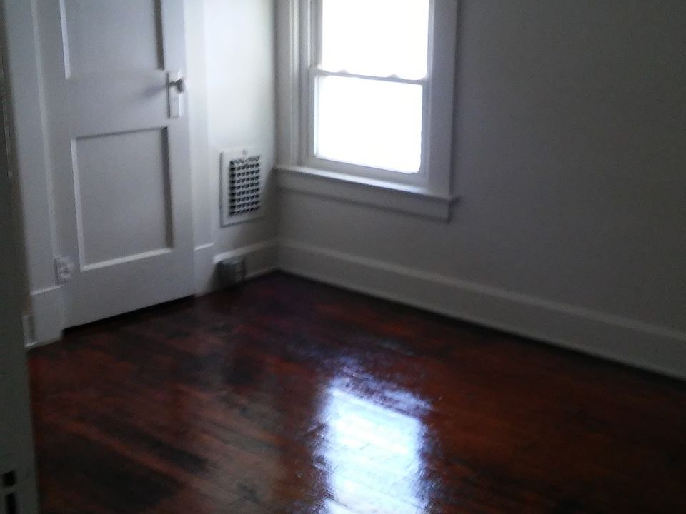 2nd image of 3435 North Ave #Left