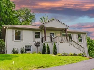 102 Foxwood Ln, Franklin, TN 37069