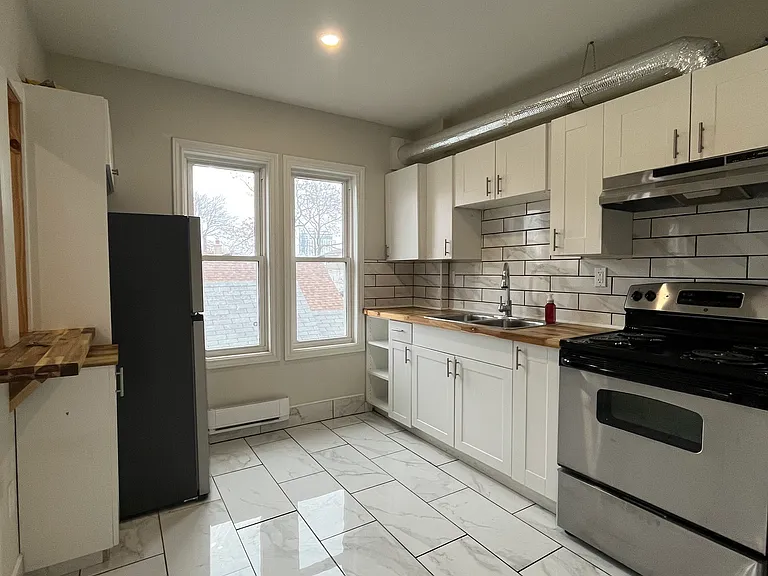 738 Windsor Ave #3 — Photo 7