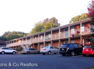 215 Hurt St APT 304, Chatham, VA 24531
