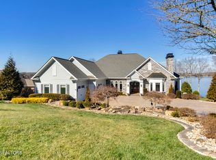 326 Okmulgee Cir, Loudon, TN 37774