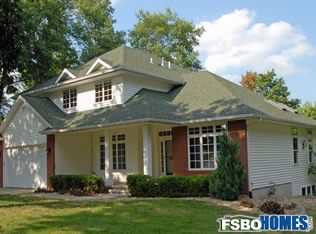 5626 Tower Terrace Rd, Cedar Rapids, IA 52411