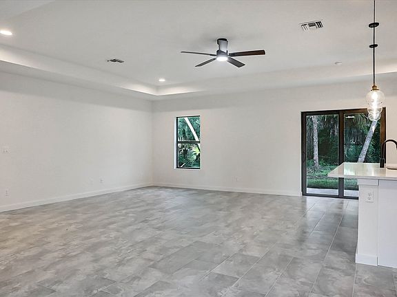 3rd image of 4892 Libby Rd