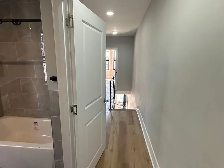 2241 Jackson St — Photo 11