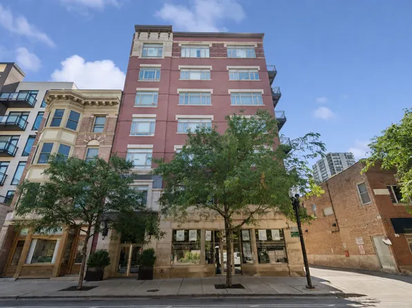 1429 N Wells St APT 502, Chicago, IL 60610