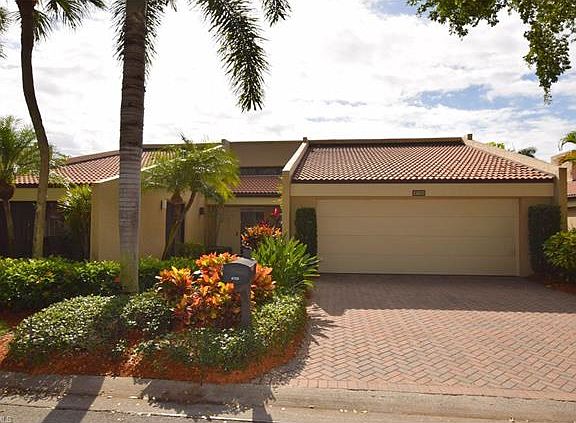 3rd image of 4725 Harbortown Ln