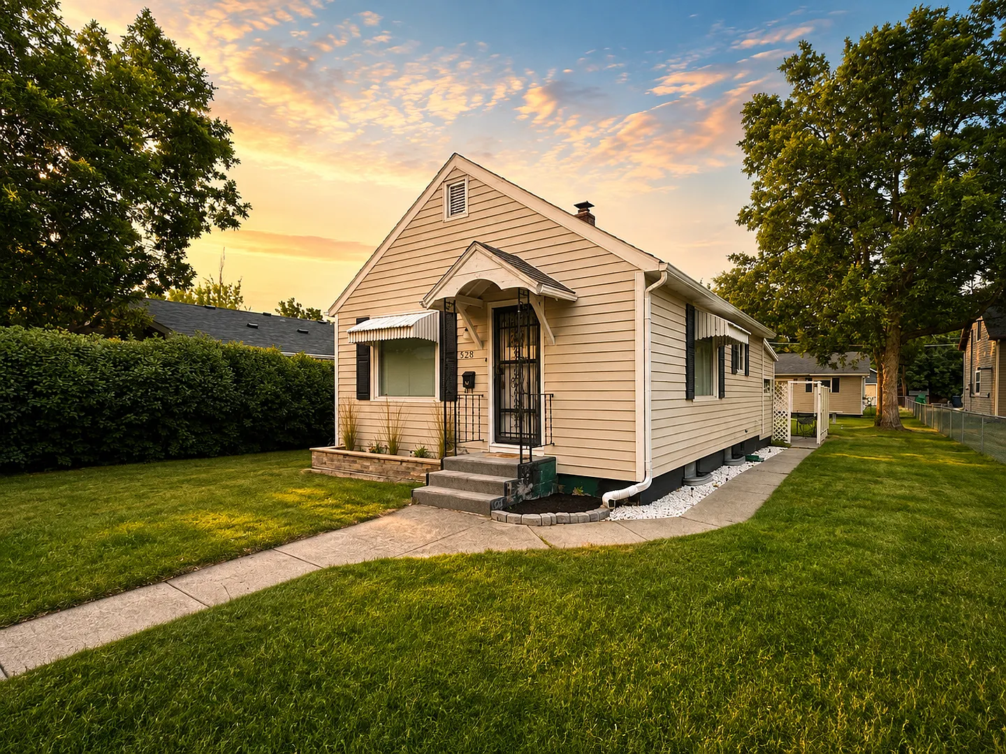 Charming Downtown Historic Rental — Photo 1