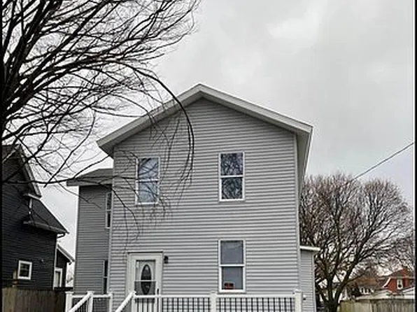 411 S 5th St, Monmouth, IL 61462