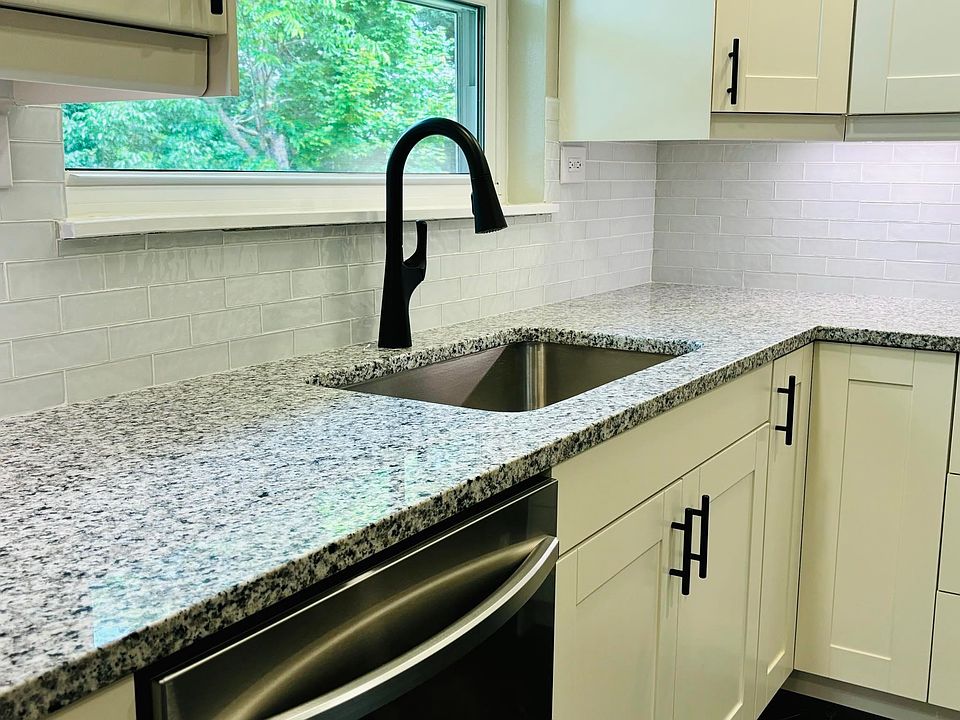 3921 Skyline Dr, Ashland, KY 41102 Zillow