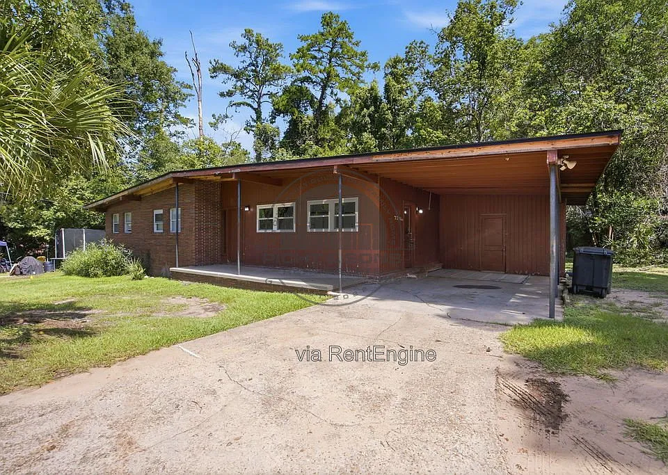 2203 Amelia Cir