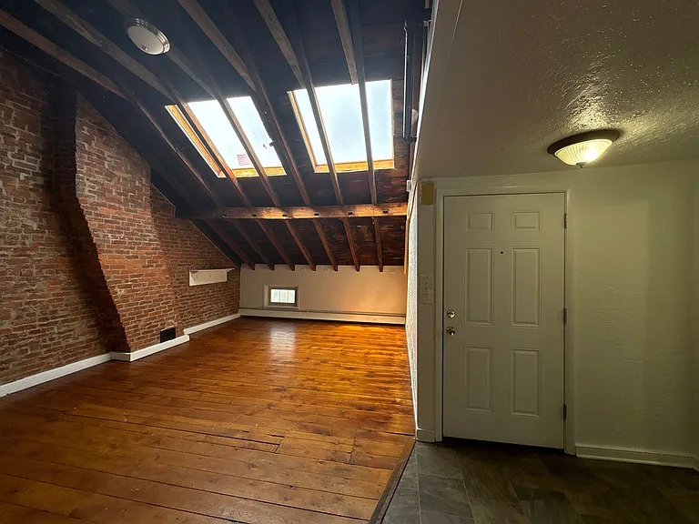 36 N Beaver St #3 — Photo 5