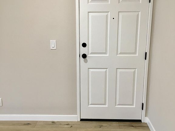 5th image of 507 E Cedar Ave APT 204