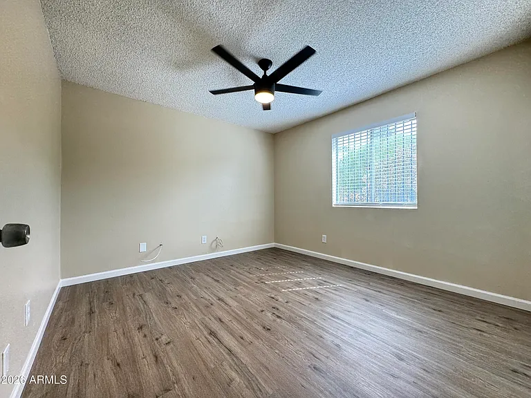 2506 E 5th Pl — Photo 8