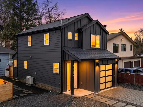 11017 35th Avenue NE, Seattle, WA 98125