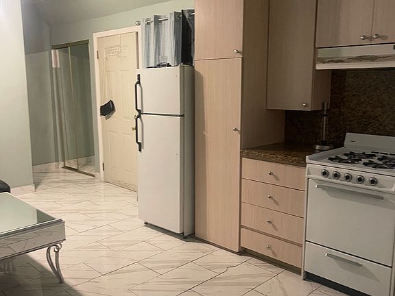 5th image of 1332 Barrington Way