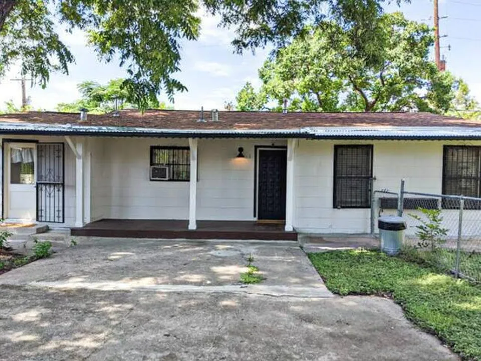 1407 Leal St #1