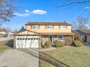 4115 Dickson Dr, Sterling Heights, MI 48310