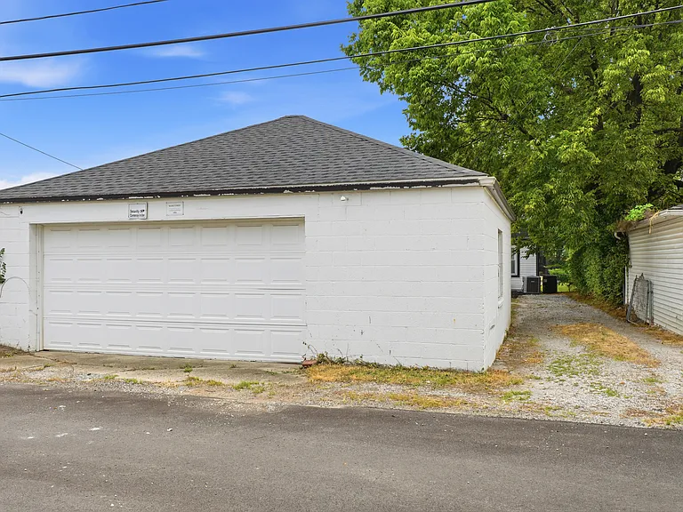 40 W Neff Ave — Photo 34