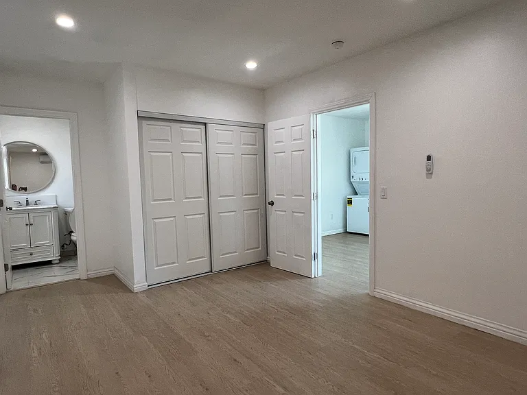 527 N Soldano Ave #527 — Photo 20