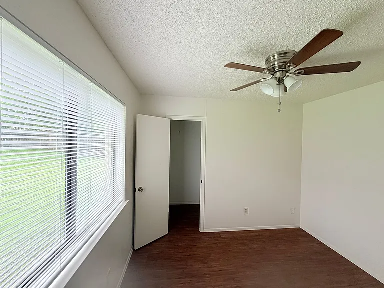 10904 Meadgreen Ct — Photo 27