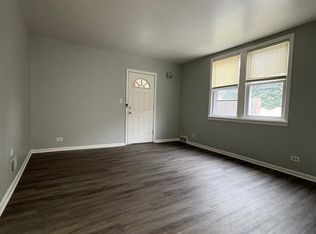 2560 Clinton St #1R, River Grove, IL 60171