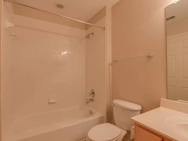 1825 Brookview Dr — Photo 26