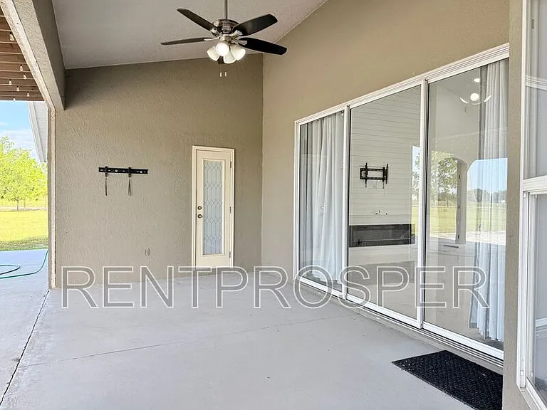 11400 Lovers Ln — Photo 23
