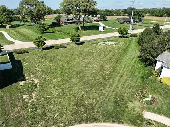 1610 Hunters Pointe Ct, Mount Zion, IL 62549