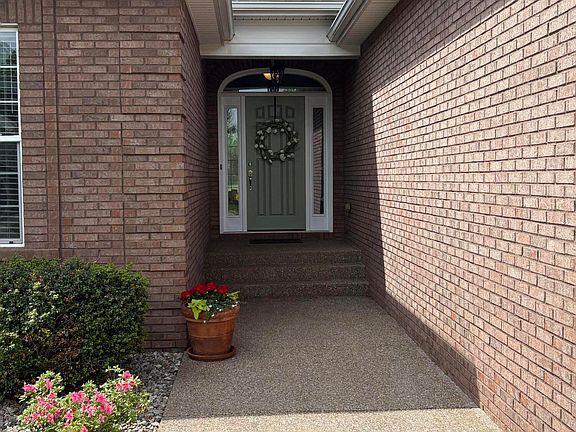 2nd image of 104 Antler Ct