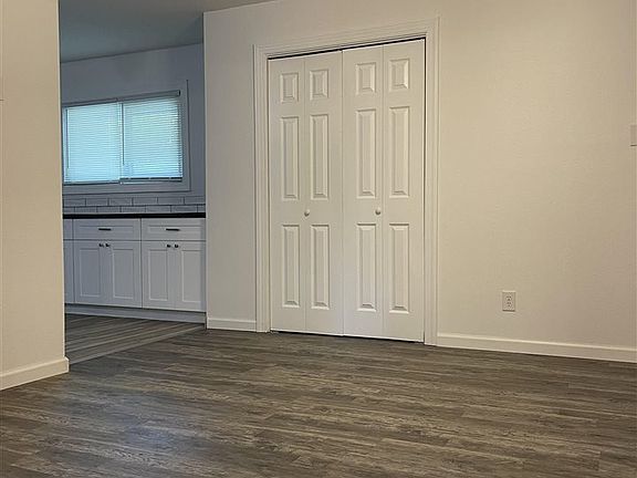 5th image of 3911 Broadmoor Dr