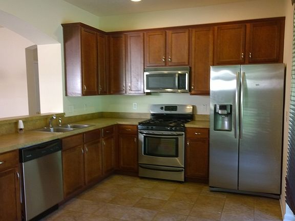 5th image of 231 Asterbrooke Dr