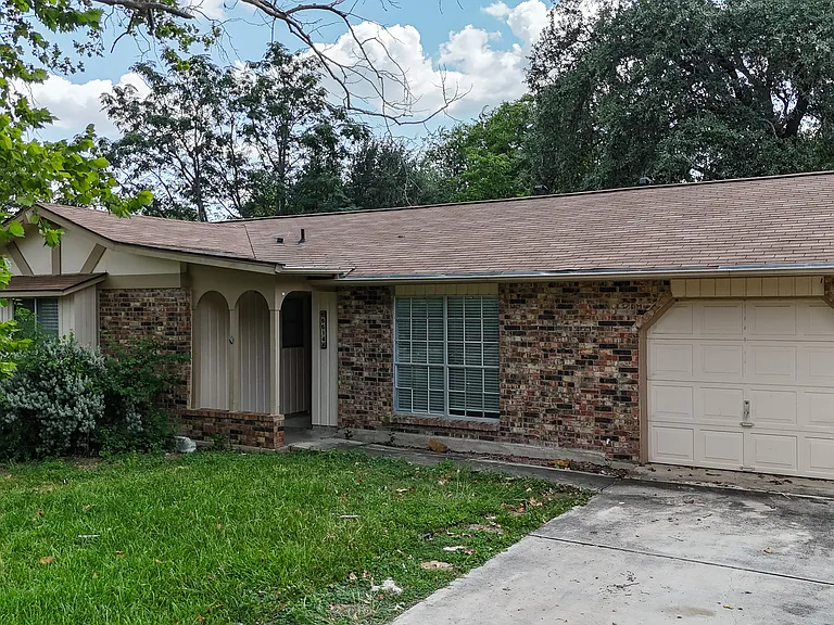 6614 Peachtree Dr — Photo 1