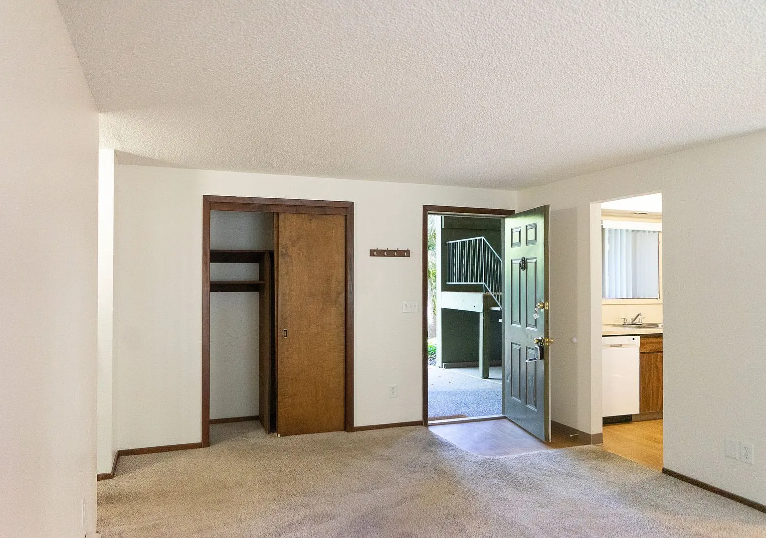 Oakview Terrace Apartments — Photo 3