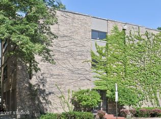 734 W Willow St, Chicago, IL 60614