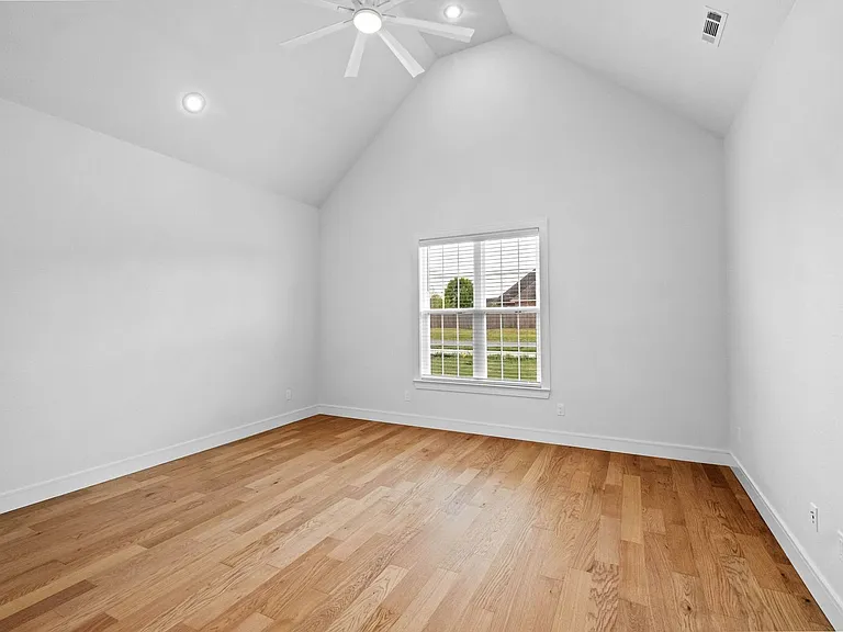 6465 Courtland Ave — Photo 6